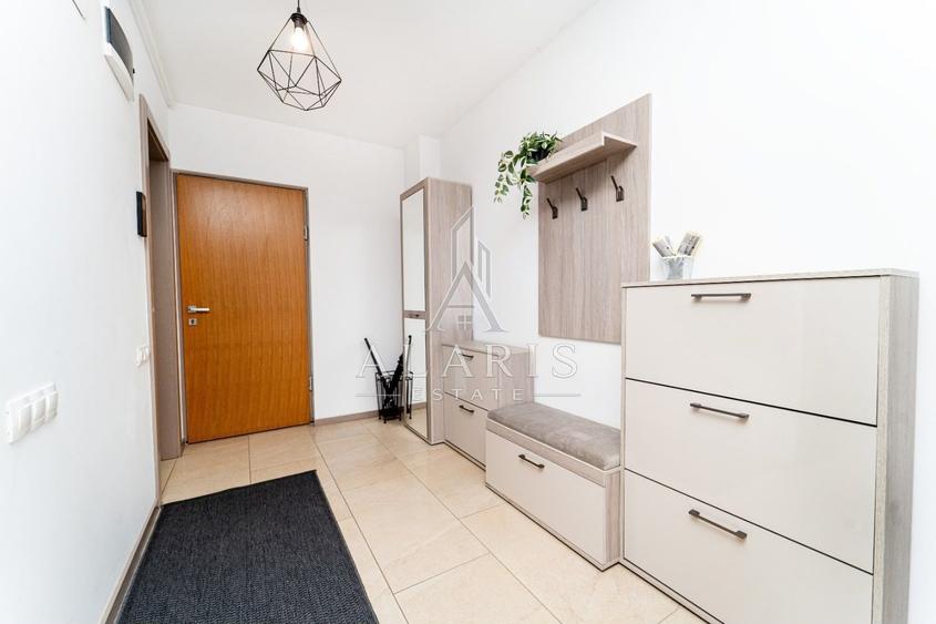 Apartament cu 3 camere semidecomandat, mobilat în Take Ionescu