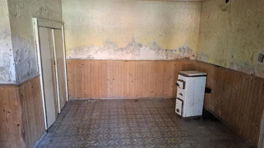 Casă cu 3 camere cu Teren 1472 Mp în Central