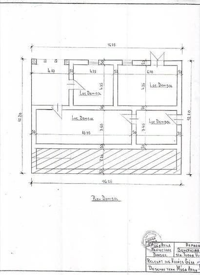 Casă individuală cu 5 camere cu Teren 896 Mp în Central