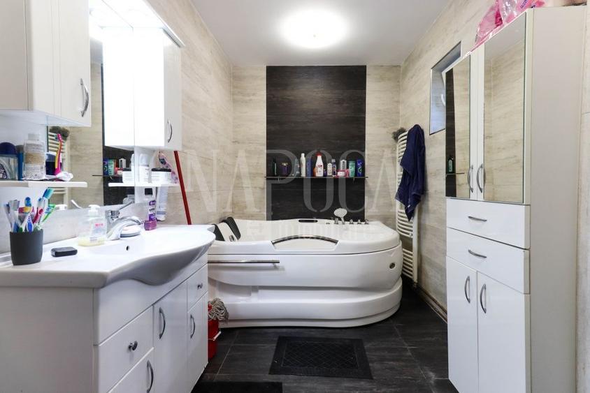 Apartament cu 4 camere semidecomandat în Dâmbul Rotund