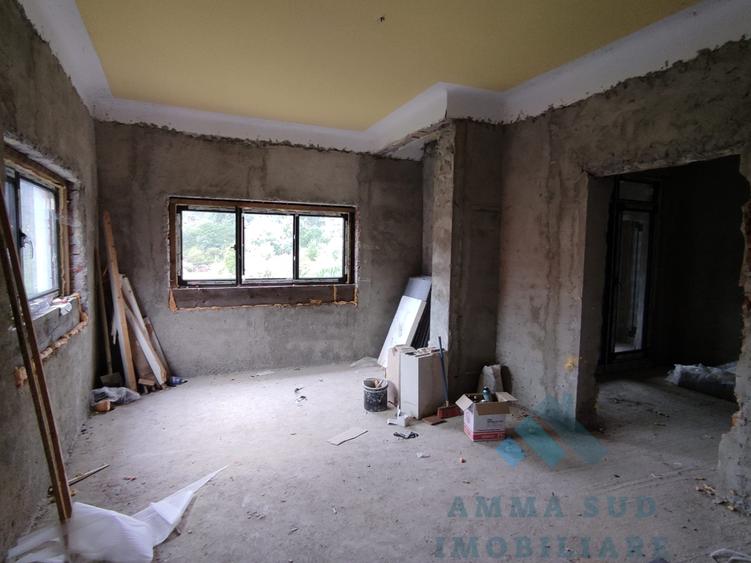 Sinaia / Peles - Vila D + P + M - 10 Camere - 260 mp utili - 700 mp teren - 7