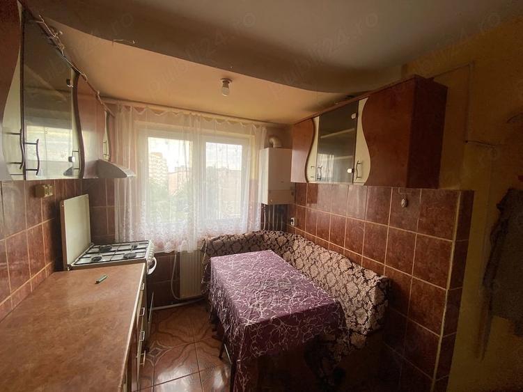 Apartament cu 3 camere decomandat în 9 Mai