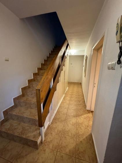 Duplex cu 7 camere cu Canalizare în Câmpinița