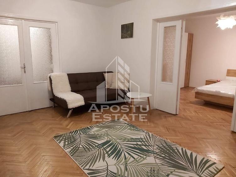 Apartament cu 3 camere decomandat în Take Ionescu