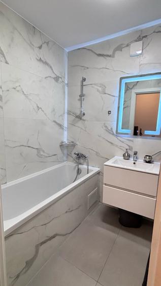 Apartament cu 3 camere semidecomandat, mobilat în Aviației