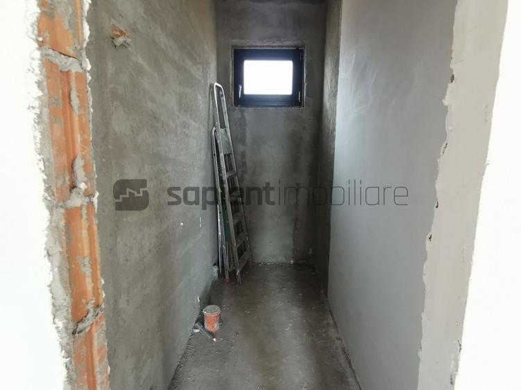 Casă individuală cu 4 camere cu Canalizare în Cihei