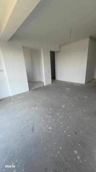 Apartament cu 3 camere semidecomandat în Central