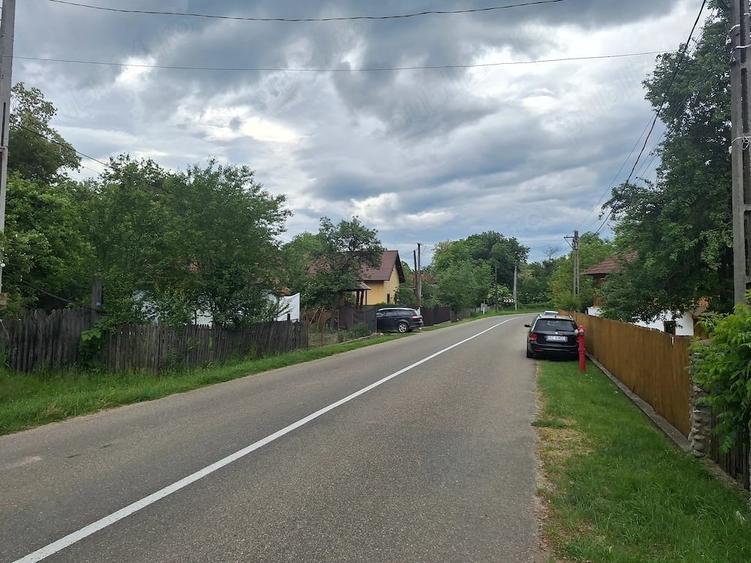 Casă cu 2 camere cu Teren 350 Mp în Cătina