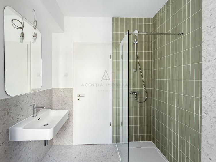 Apartament cu 3 camere semidecomandat în Sisești