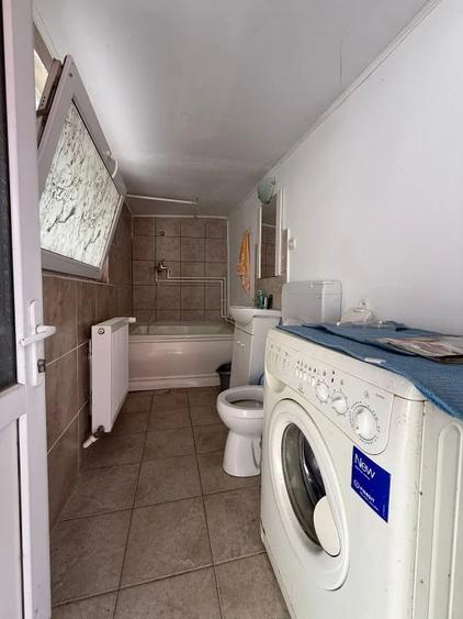 Casă cu 4 camere cu Teren 240 Mp în Păcii
