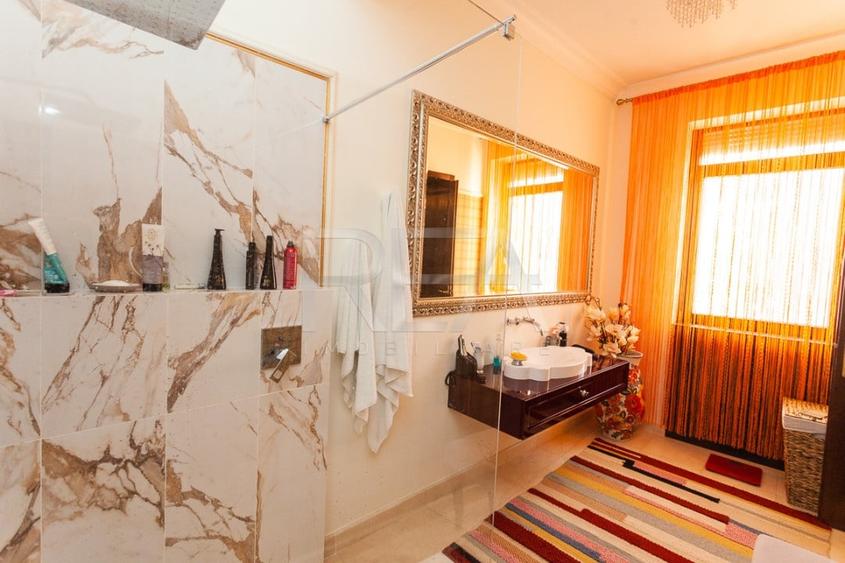 Apartament cu 6 camere decomandat, mobilat în Armeneasca