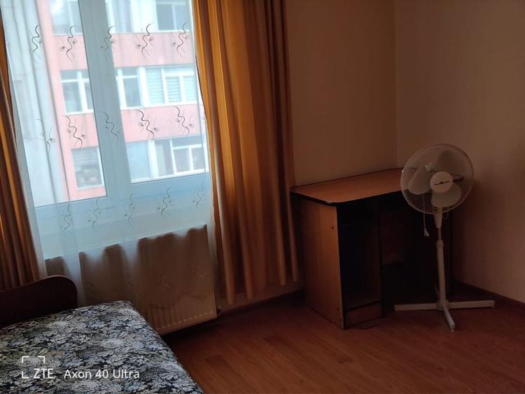 Apartament cu 3 camere decomandat în Exterior Vest
