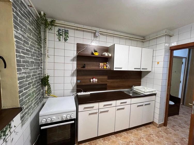 Apartament cu 2 camere semidecomandat în Colentina