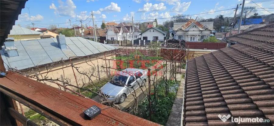 Casă cu 7 camere cu Teren 1756 Mp în Caracal