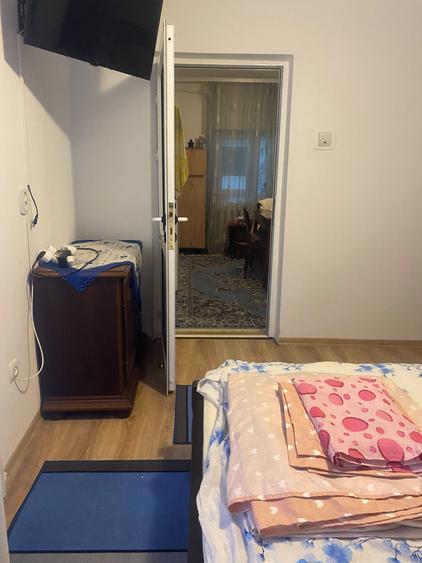 Casă individuală cu 6 camere cu Garaj în Km 5