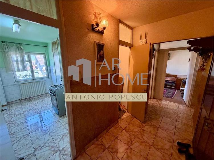 Apartament cu 3 camere decomandat în Cantacuzino