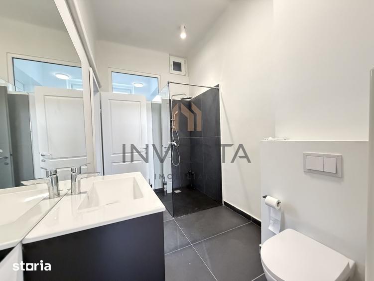 Apartament cu 4 camere semidecomandat în Central