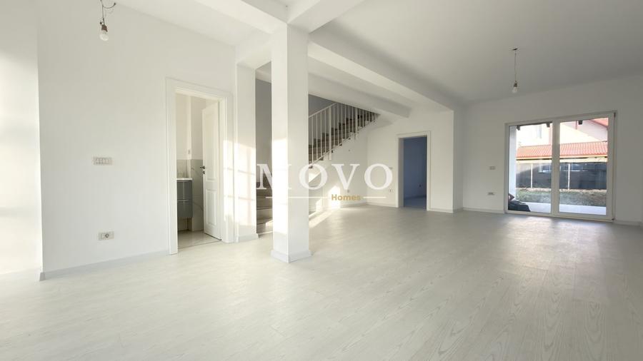 Duplex cu 4 camere cu Canalizare în Moșnița Nouă