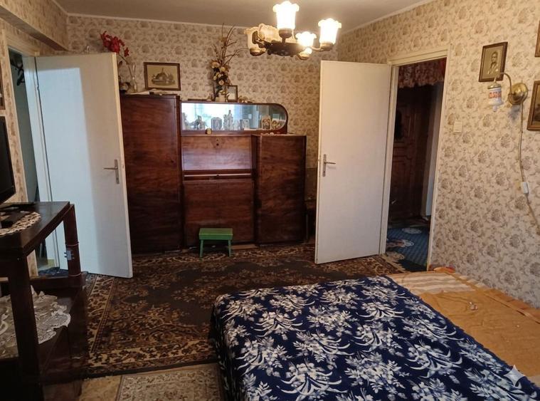 Apartament cu 2 camere semidecomandat în P-ța Victoriei