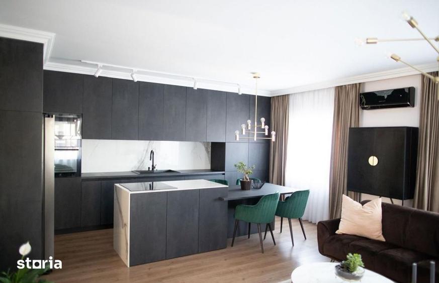 Casă cu 10 camere cu Teren 325 Mp în Ciupercenii Noi