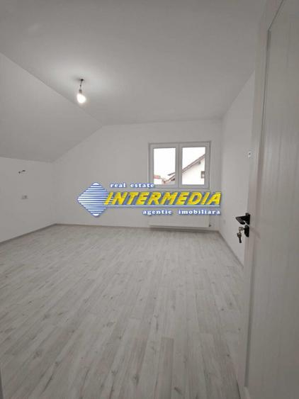 Casă individuală cu 4 camere cu Teren 361 Mp în Micești