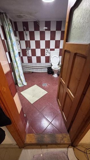 Casă cu 3 camere în Romanești