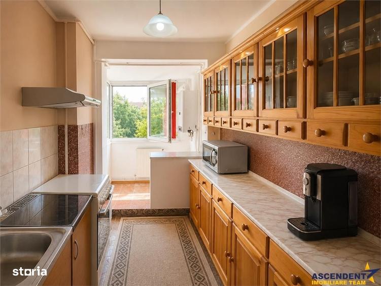 Apartament cu 3 camere decomandat în Central