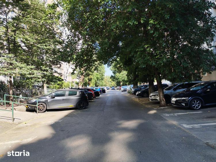 Apartament cu 2 camere decomandat în Titan