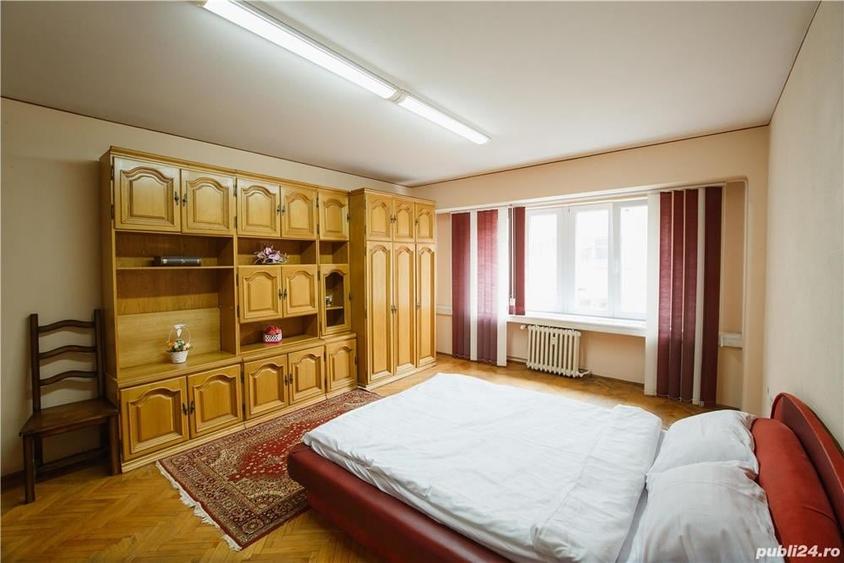 Apartament cu 4 camere decomandat în Ultracentral