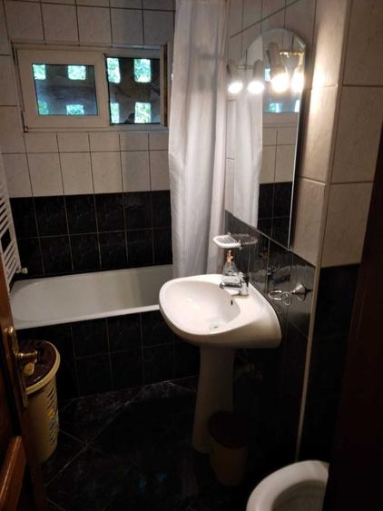 Apartament cu 3 camere decomandat în Torontalului