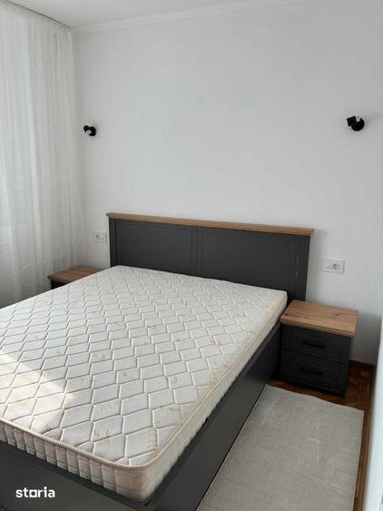 Apartament cu 2 camere, mobilat în Est