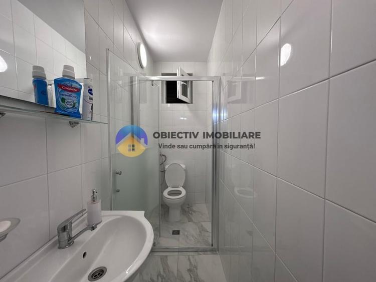 Casă individuală cu 7 camere cu Canalizare în 1 Mai