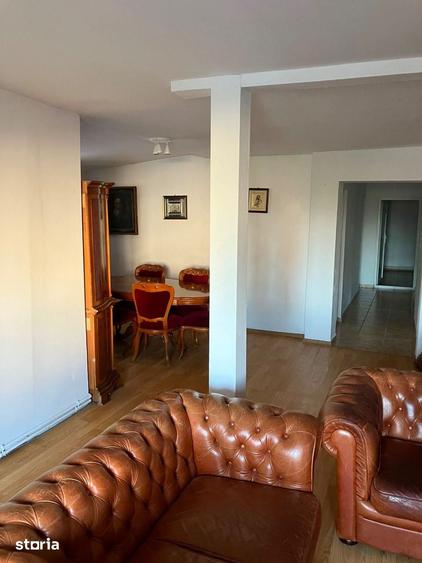 Apartament cu 3 camere decomandat în Vitan
