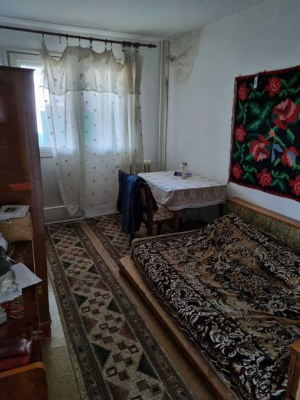 Apartament cu 4 camere decomandat în Lacul Tei