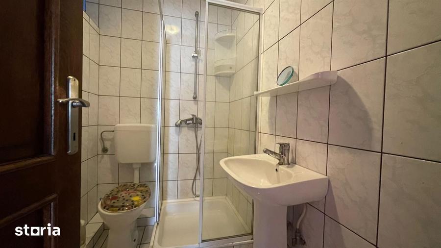 Casă cu 4 camere cu Teren 370 Mp în Central