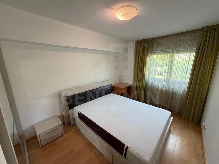 Apartament cu 3 camere decomandat în Astra
