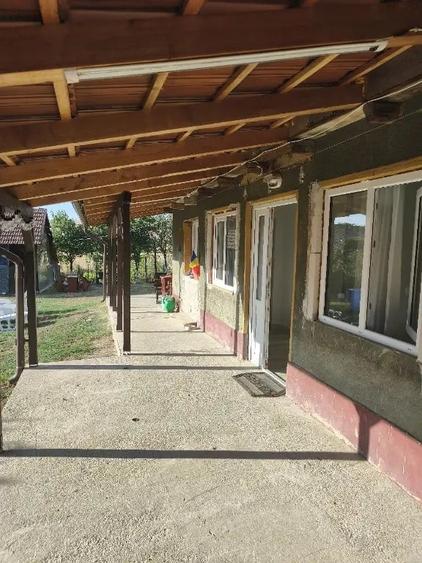 Casă cu 3 camere în Uileacu de Munte