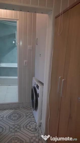 Apartament cu 3 camere decomandat în Exterior Vest