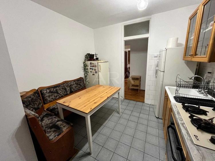 Apartament cu 3 camere decomandat, mobilat în Zorilor