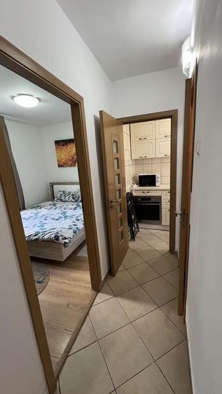 Apartament cu 2 camere semidecomandat, mobilat în Gorjului