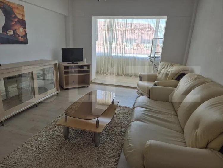 Apartament cu 2 camere decomandat, mobilat în Decebal