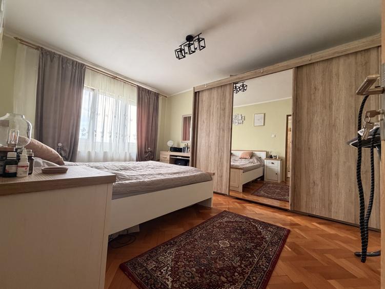 Apartament cu 3 camere semidecomandat, mobilat în Gheorghe Lazăr