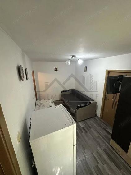Apartament cu 2 camere semidecomandat în Filiași