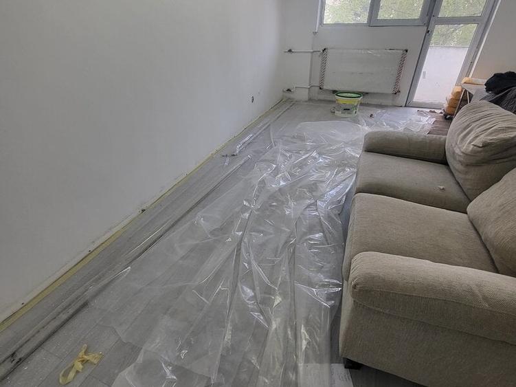 Apartament cu 3 camere decomandat în Drumul Taberei