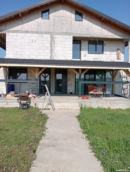 Casă cu 4 camere în Ciorogârla