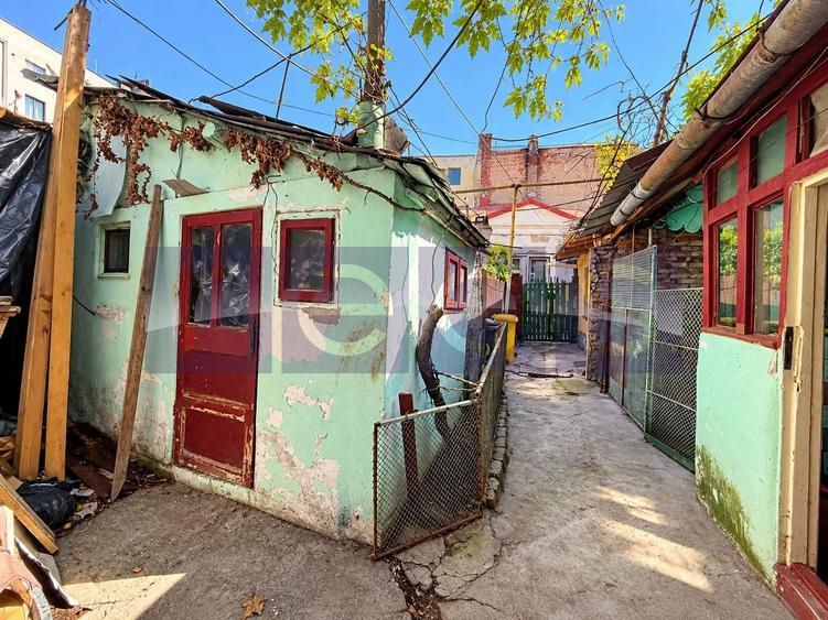 DE VANZARE CASA INTERBELICA  – 3 CAMERE - METROU STEFAN CEL MARE - 7