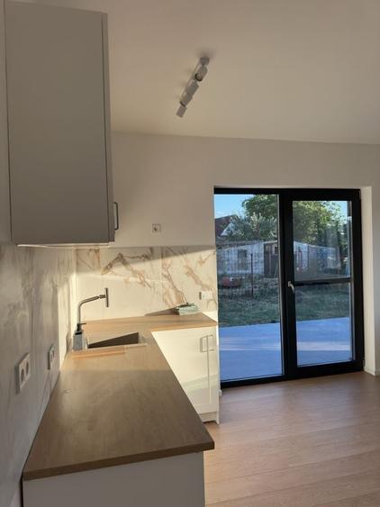 Casă cu 4 camere cu Teren 400 Mp în Exterior Vest