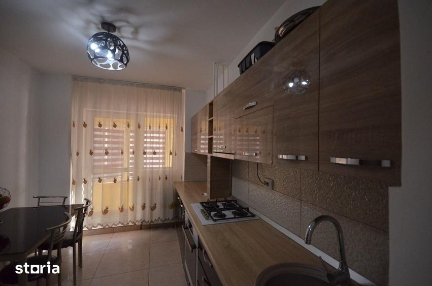 Apartament cu 3 camere decomandat în Pantelimon
