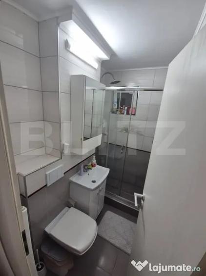 Apartament cu 3 camere decomandat în Noua