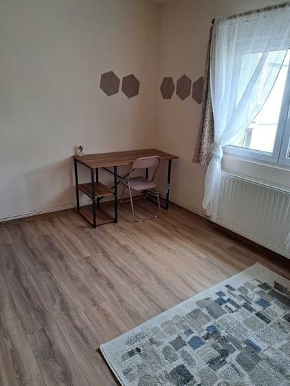 Garsonieră decomandată în Tudor